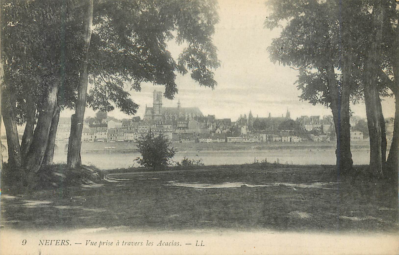 CPA Nevers Vue prise a travers les Acacias 
