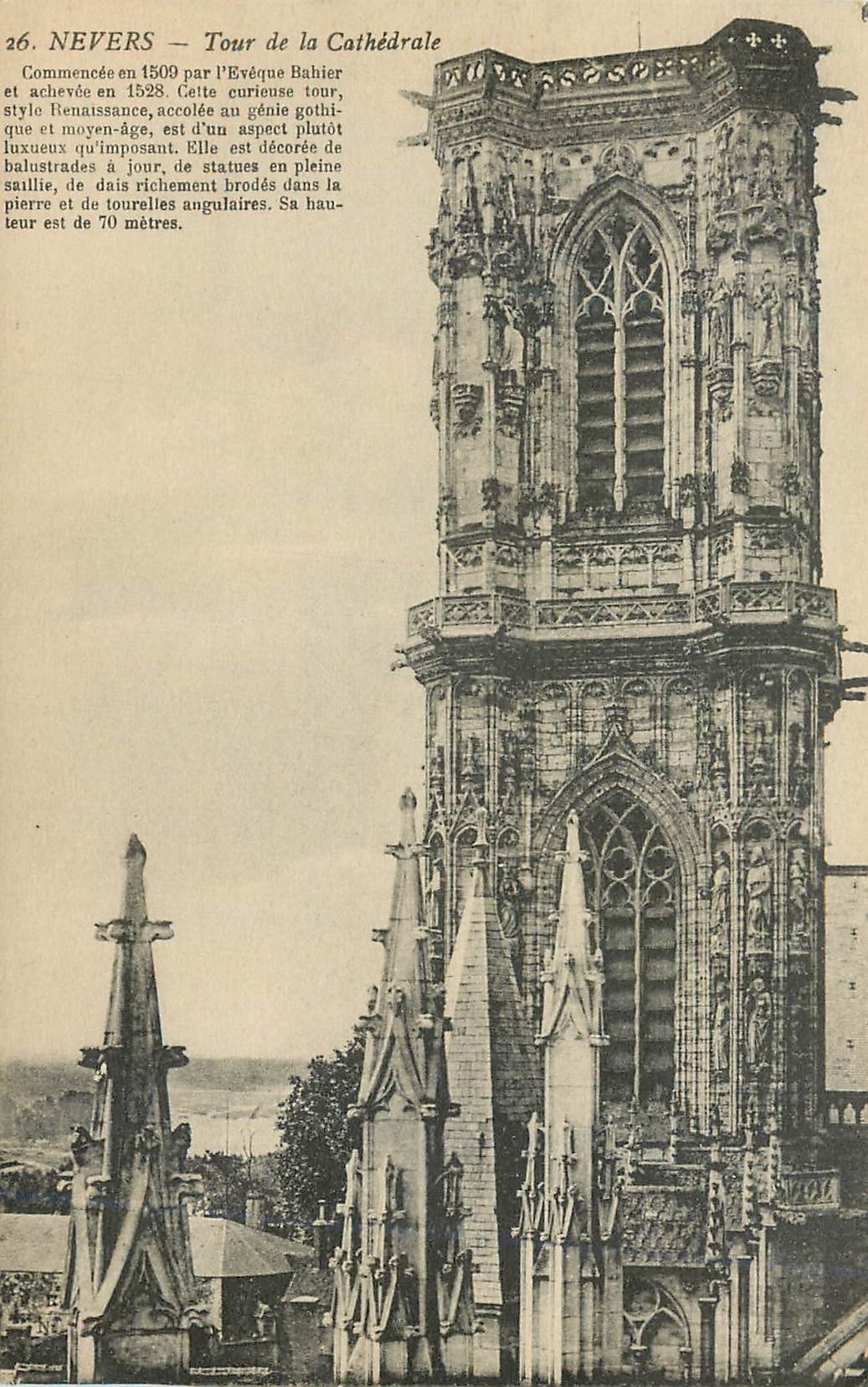 CPA Nevers Tour de la Cathedrale 