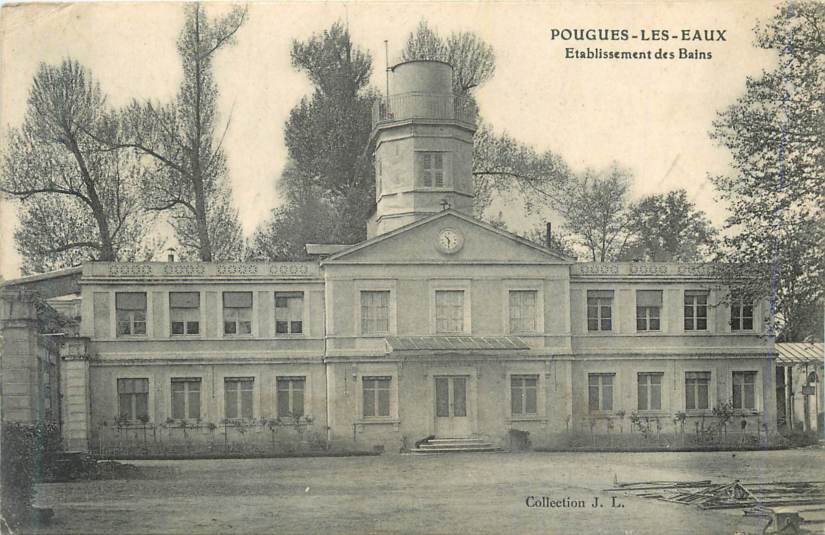 CPA Pougues les Eaux Etablissement des Bains 