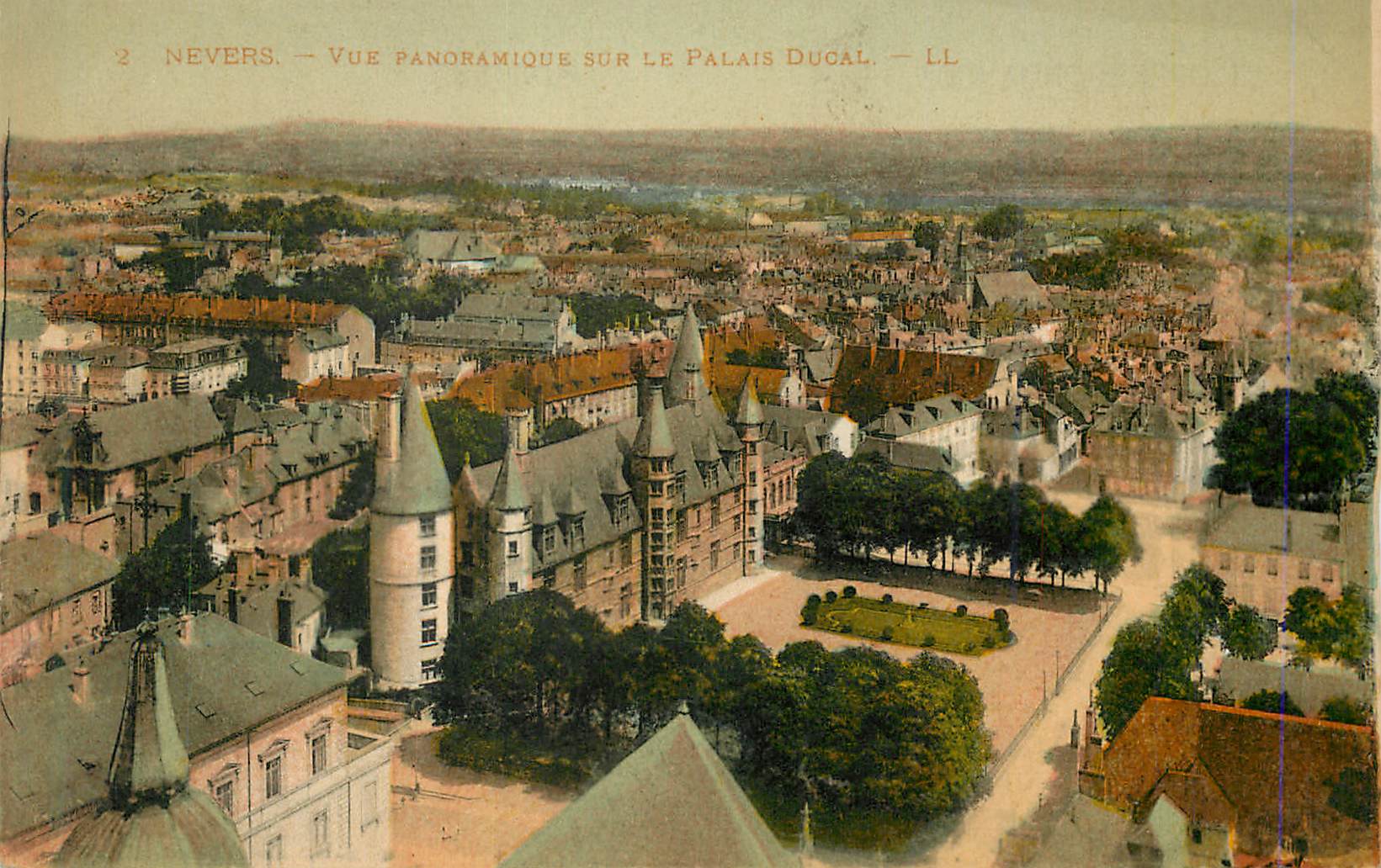 CPA Nevers Vue panoramique sur le Palais Ducal 