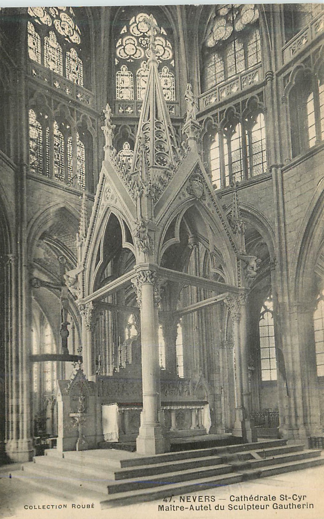 CPA Nevers Cathedrale St Cyr Maitre Autel du Sculpteur Gautherin 