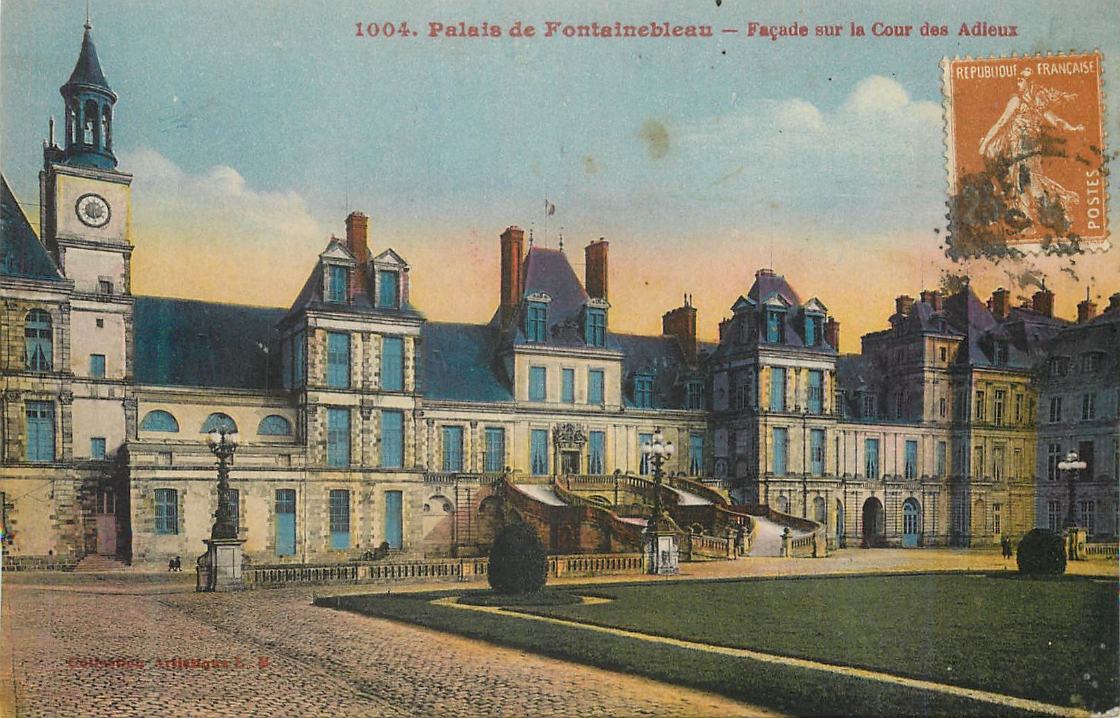 Palacio de Fontainebleau — Fachada sobre la Cour des Adieux — Editor L. Menard, n° 1004