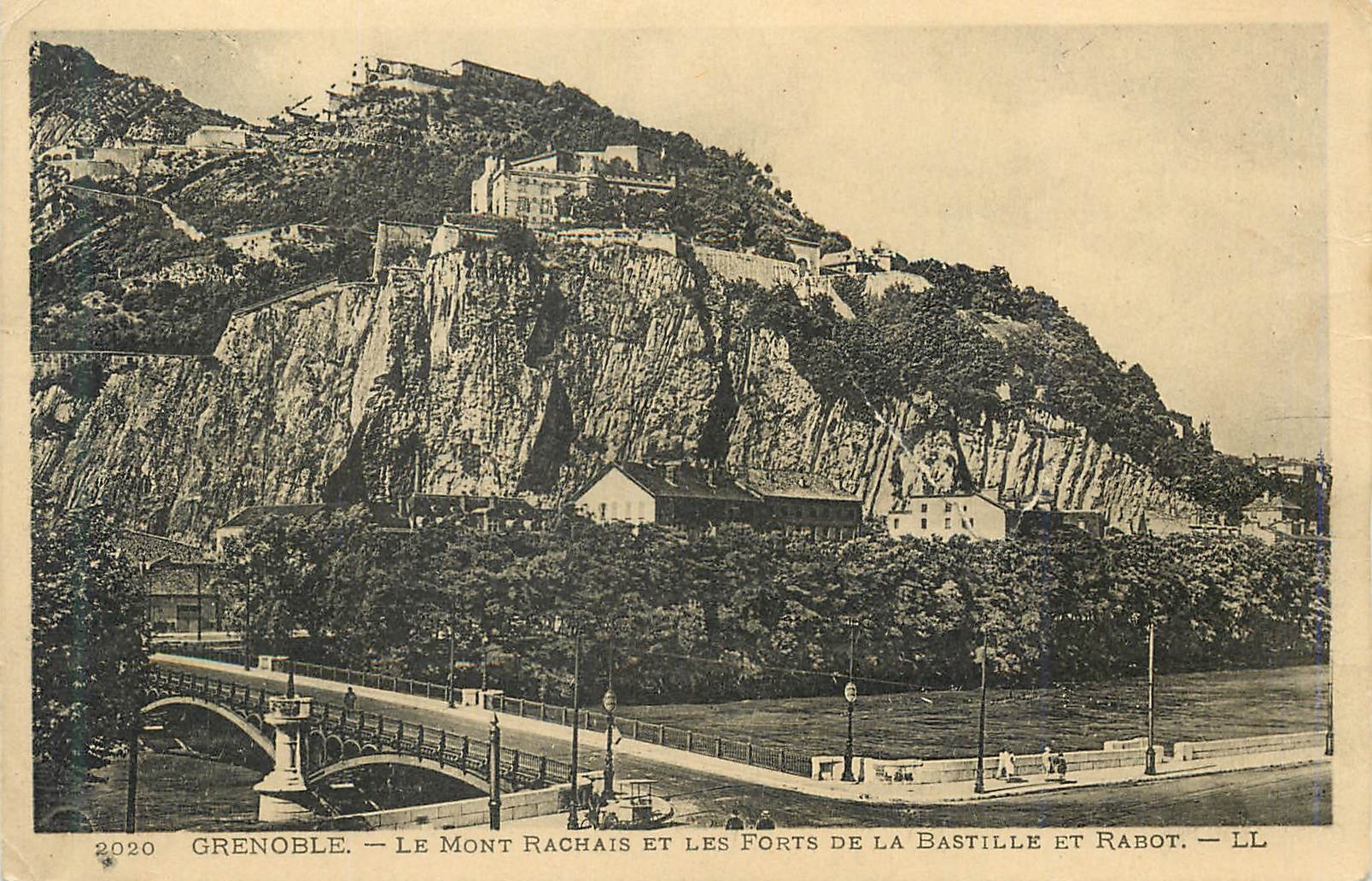 CPA Grenoble Le Mont Rachais et les forts de la Bastille et Rabot 