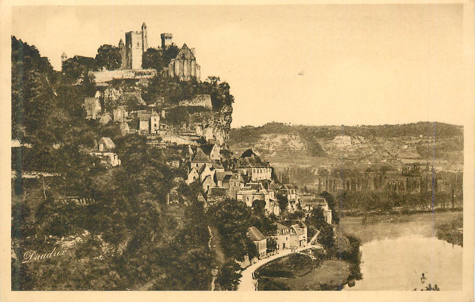 CPA La Dordogne Pittoresque Chateau Feodal de Beynac en Sarladais Vue du Pecq 