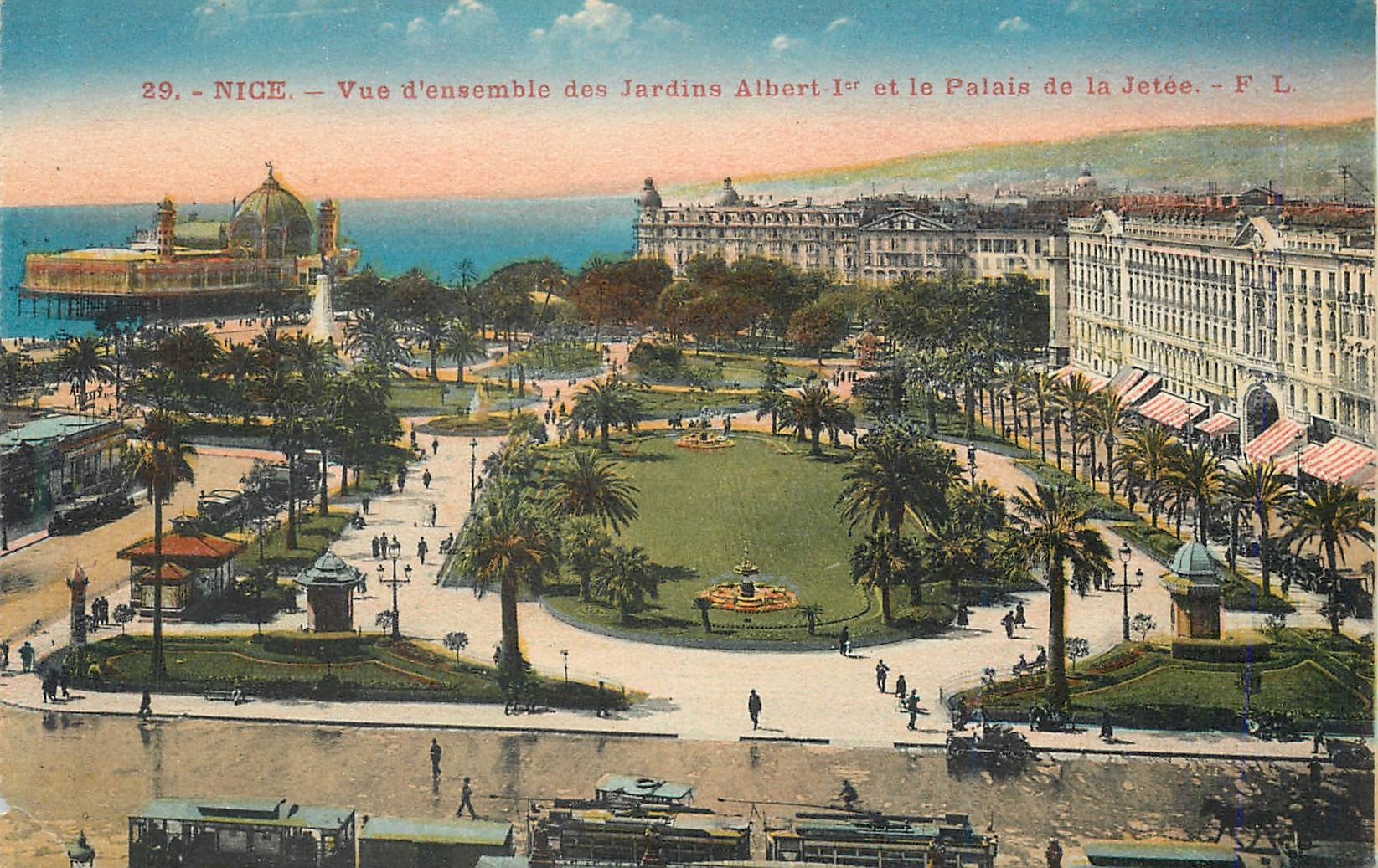 CPA Nice Vue d ensemble des Jardins Albert 1er et le Palais de la Jetee Tramway