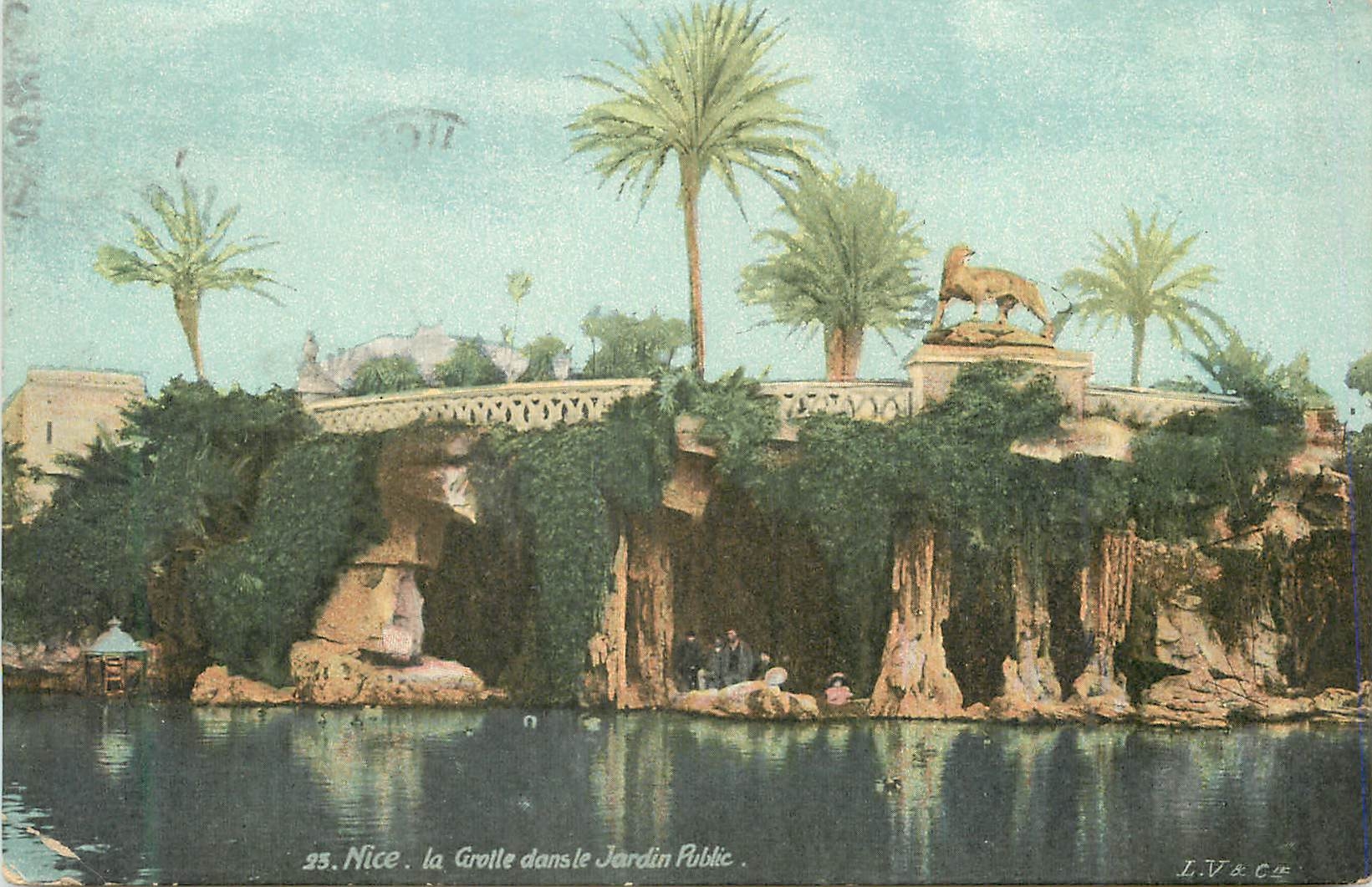 CPA Nice La Grotte dans le Jardin Public 