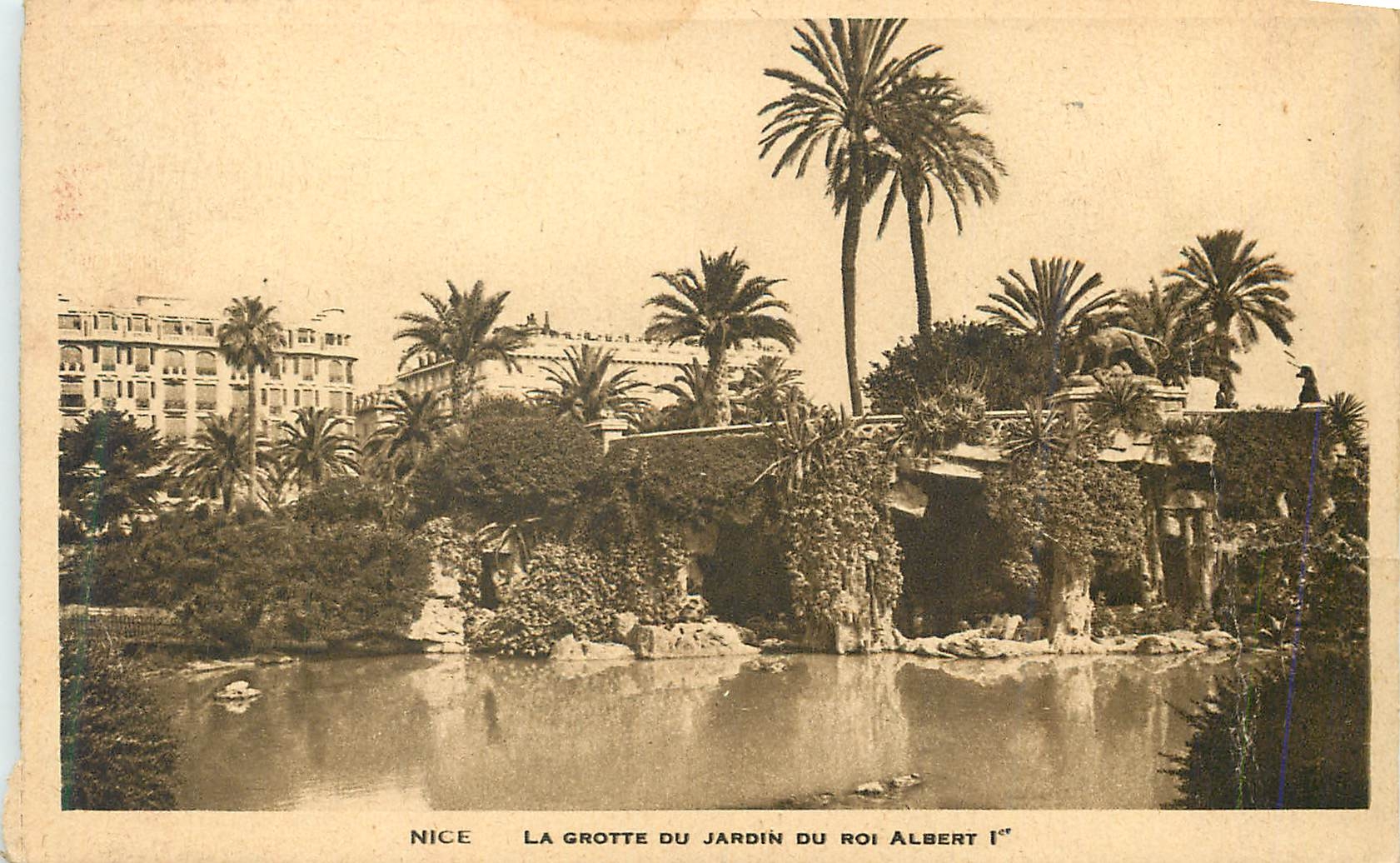 CPA Nice La Grotte du Jardin du Roi Albert 1er