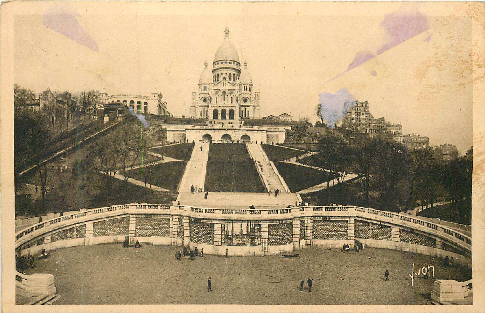 CPA Paris Vue panoramique du Sacre Coeur de Montmartre et de l Escalier Monumental 