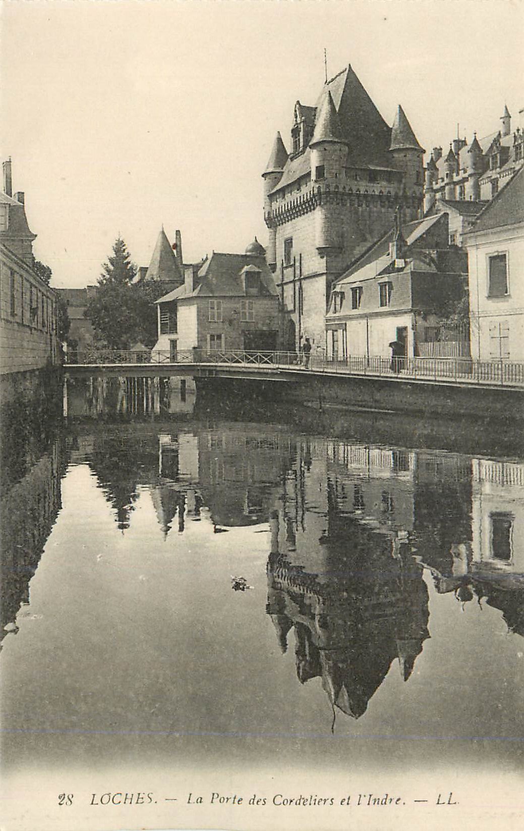 CPA Loches La Porte des Cordeliers et l Indre 
