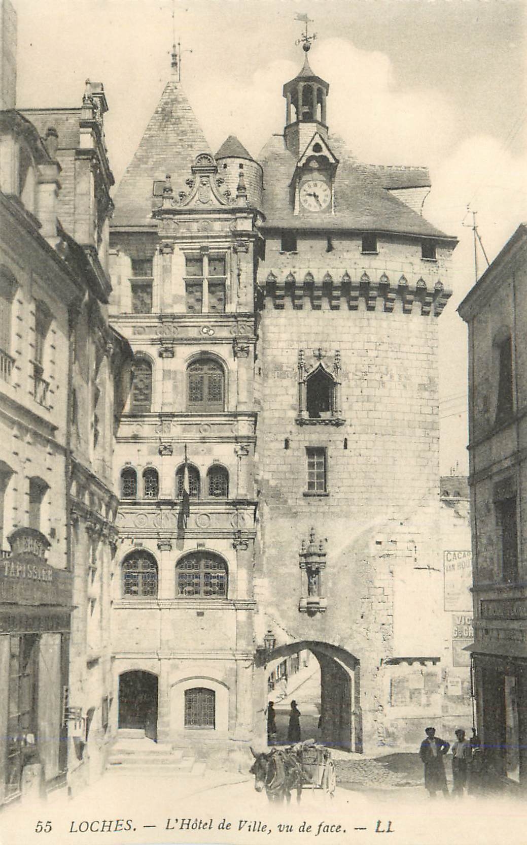 CPA Loches L Hotel de Ville vu de face 