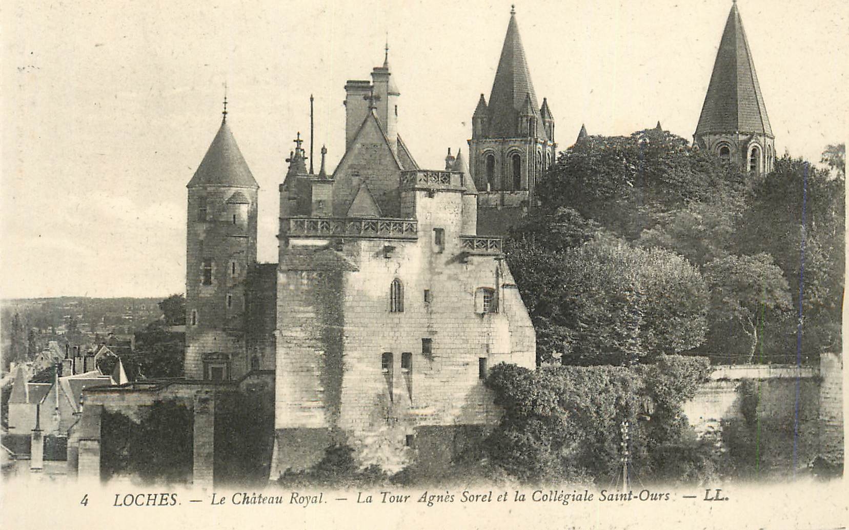 CPA Loches Le Chateau Royal La Tour Agnes Sorel et la Collegiale Saint Ours 