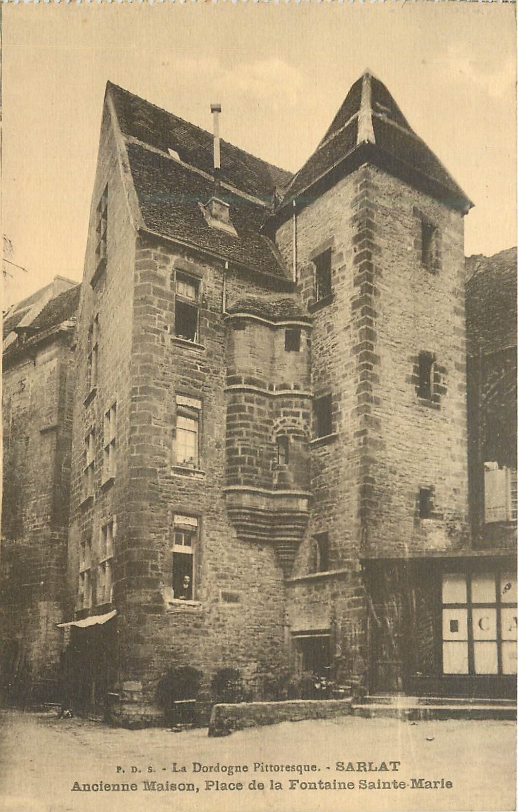CPA Sarlat Anienne Maison Place de la Fontaine Sainte Marie 
