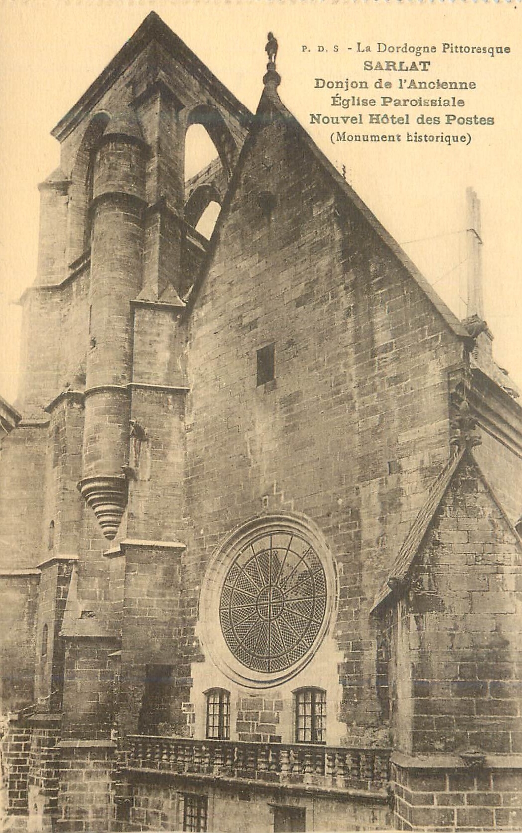 CPA Sarlat Donjon de l Ancienne Eglise Paroisiale Nouvel Hotel des Postes 