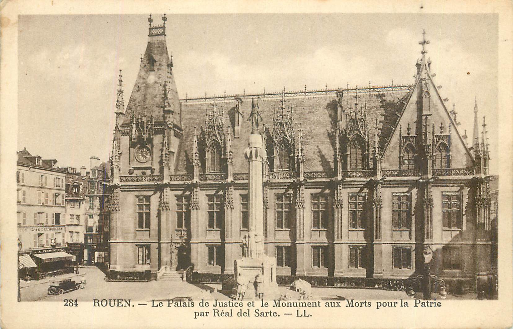 CPA Rouen Le Palais de Justice et le Monument aux Morts pour la Patrie par Real del Sarte 