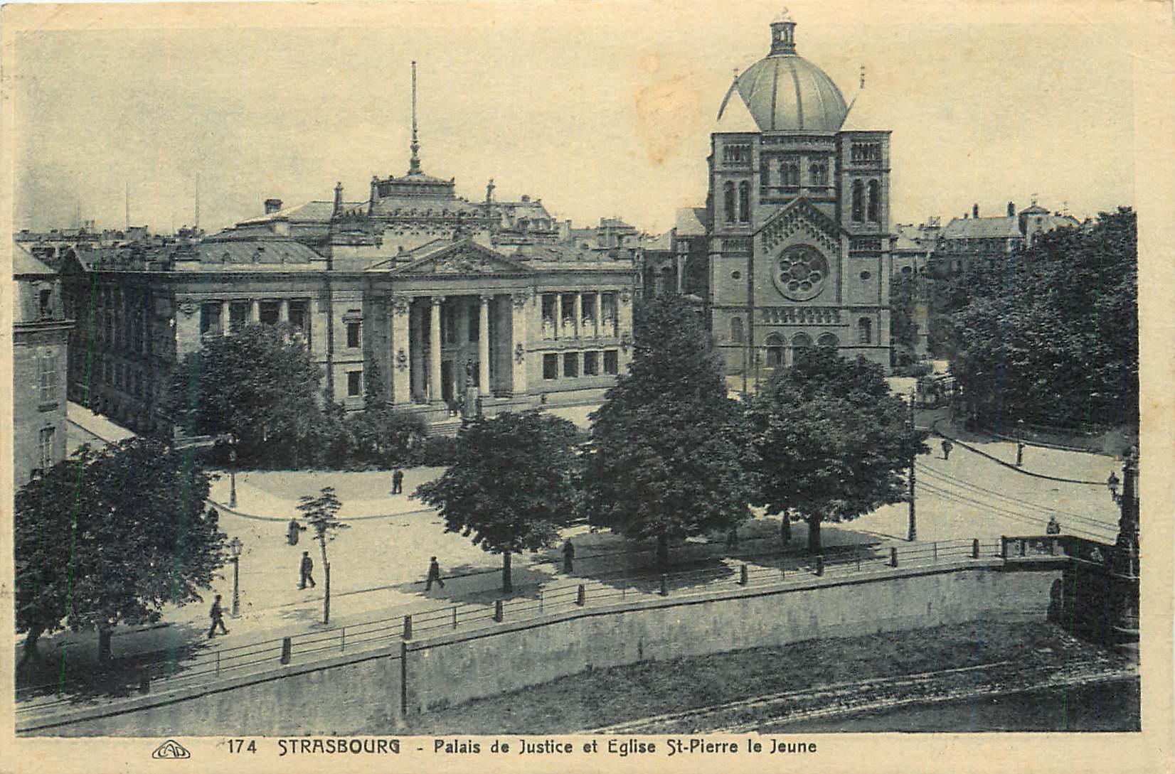 CPA Strasbourg Palais de Justice et Eglise St Pierre Le Jeune 