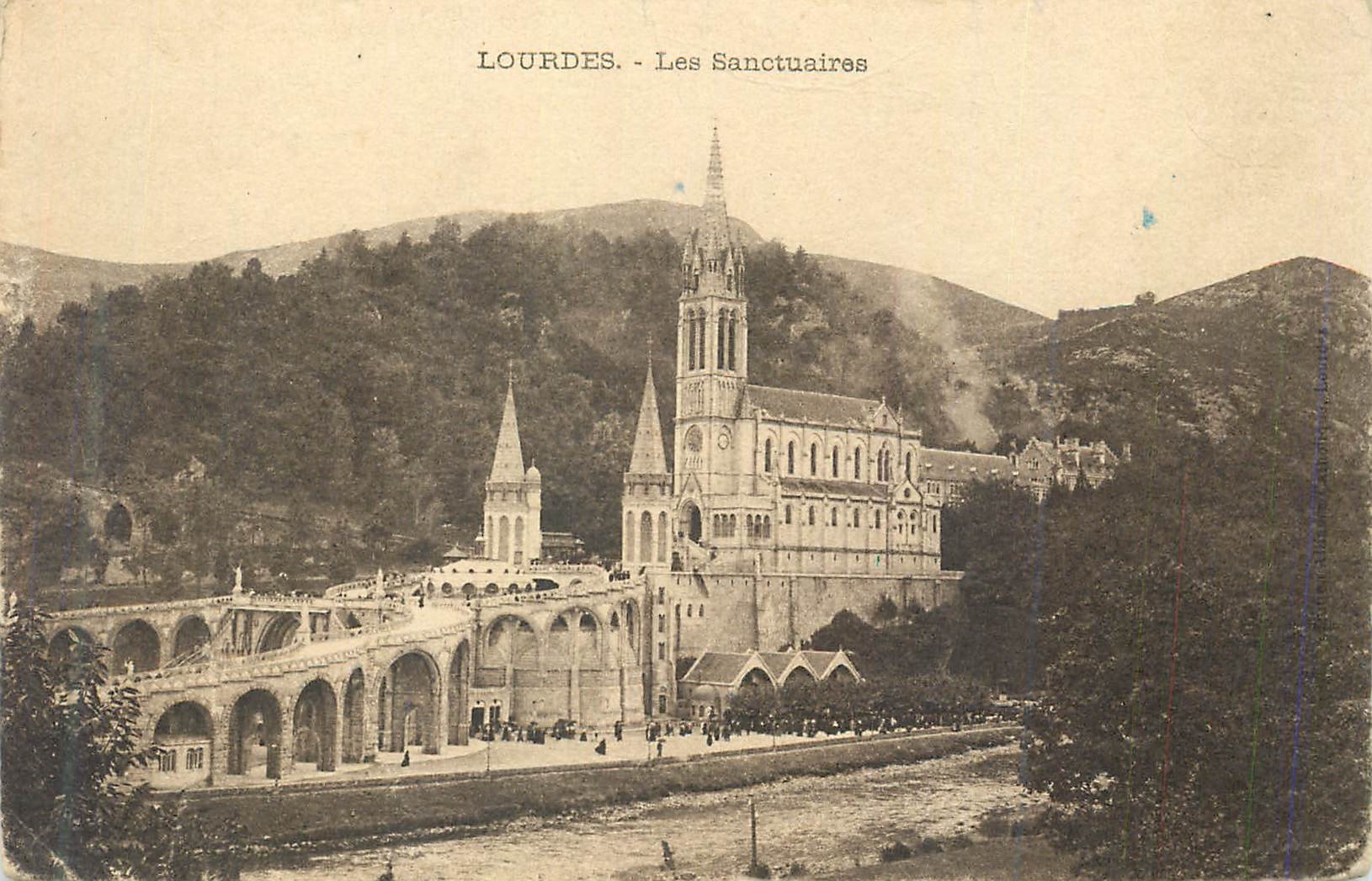 CPA Lourdes Les Sanctuaires 