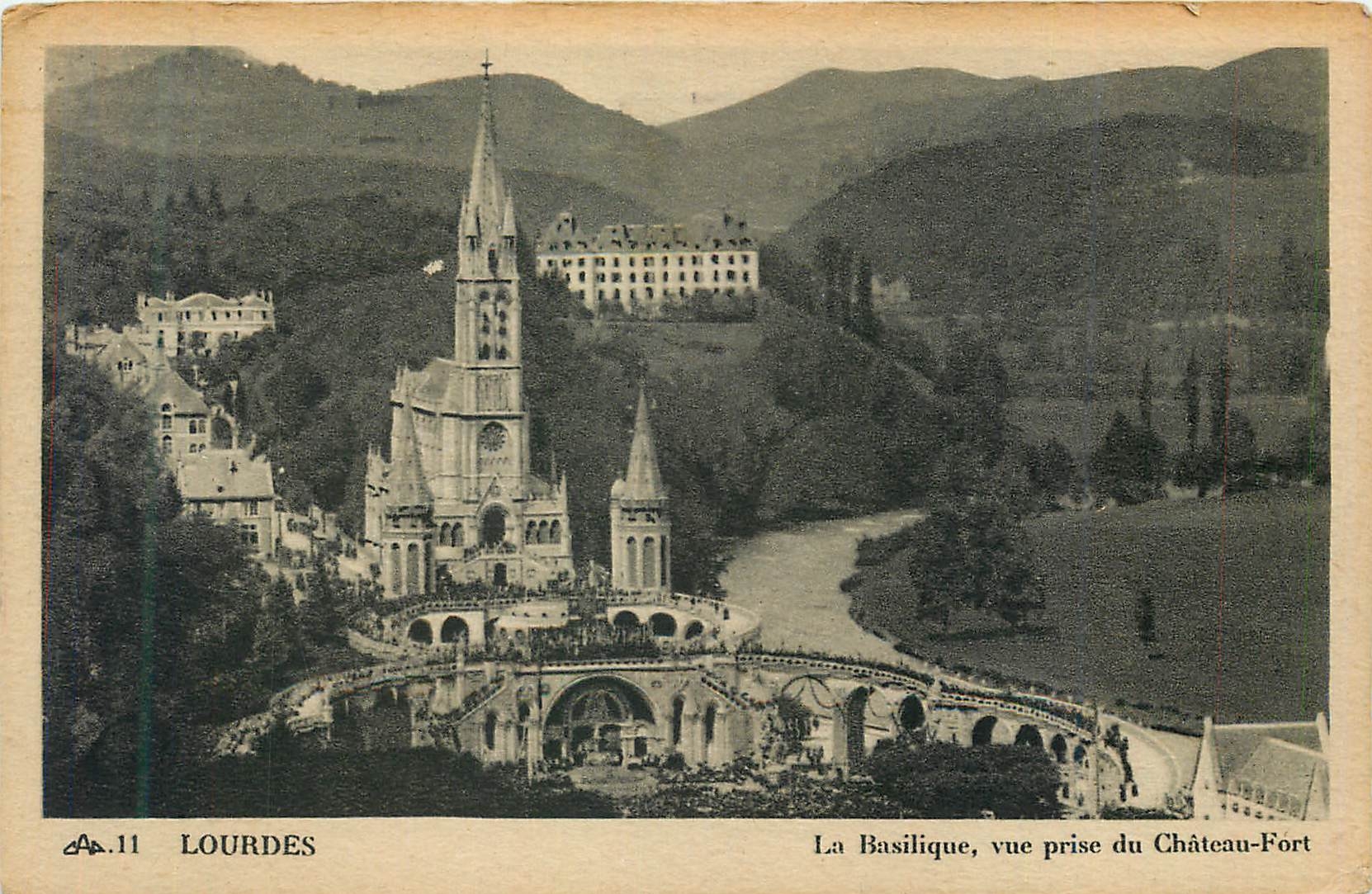 CPA Lourdes La Basilique vue prise du Chateau Fort 