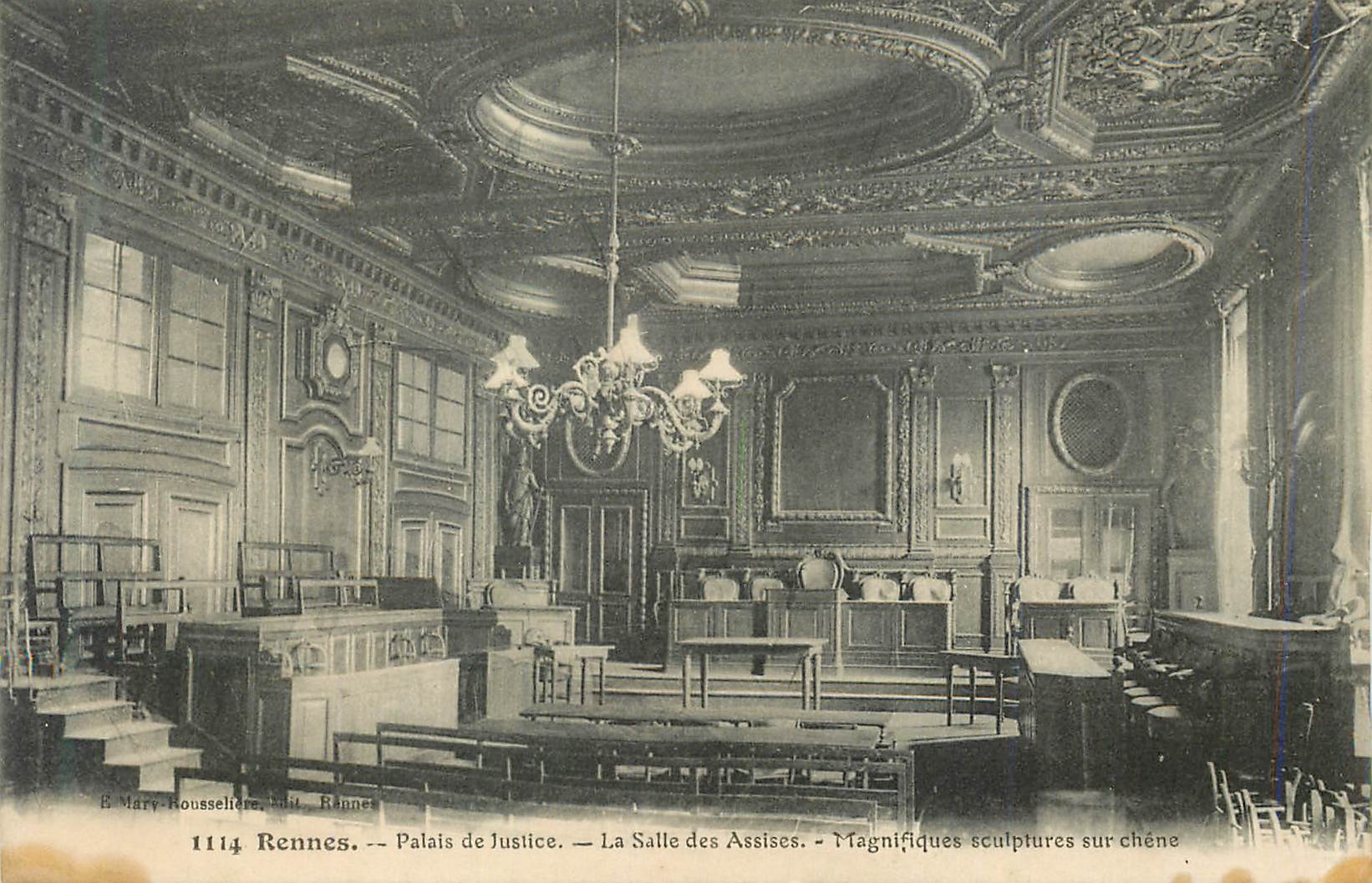 Rennes - Palais de Justice - La Salle des Assises - Magnifiques sculptures sur chêne