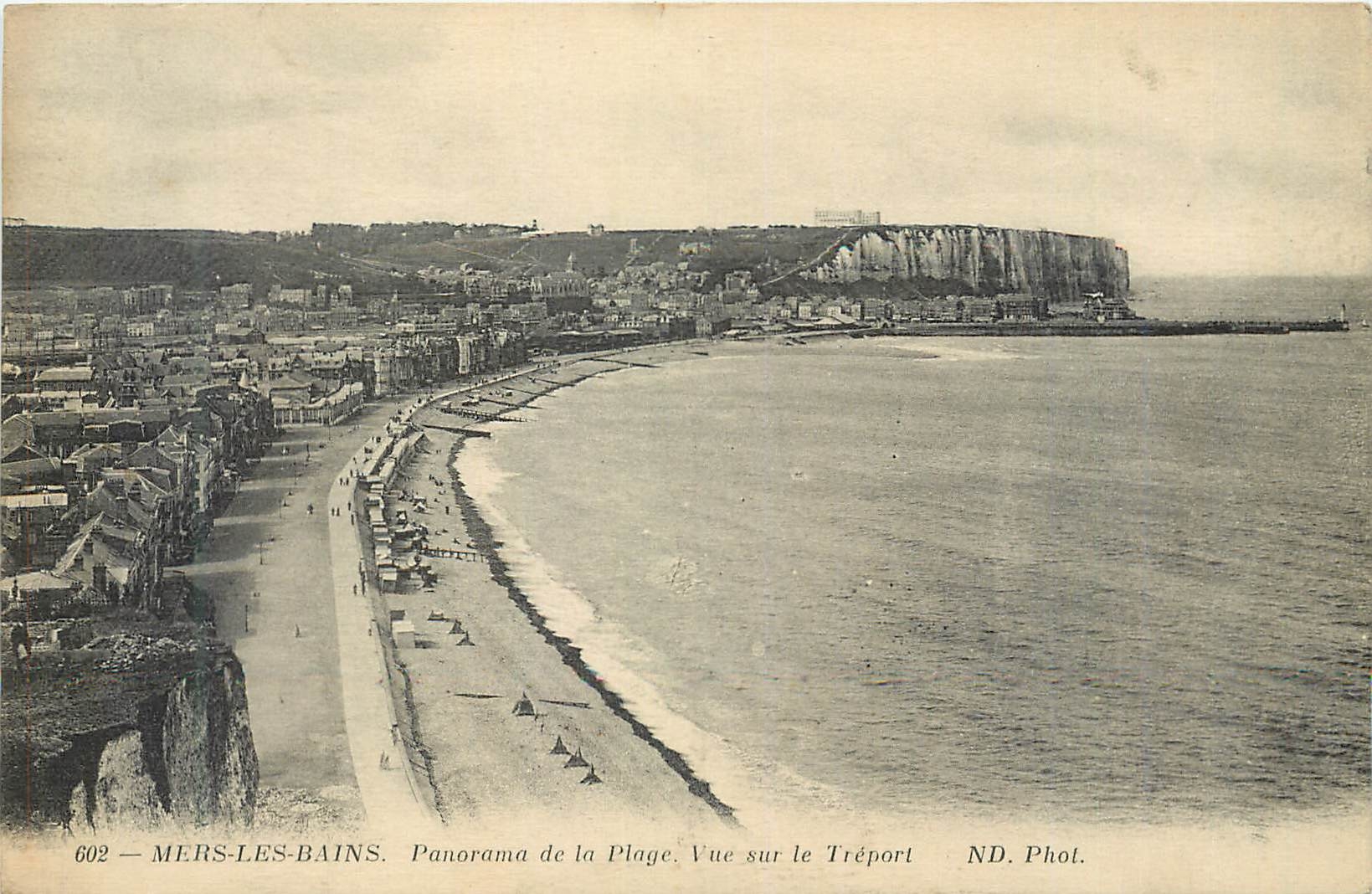 CPA Mers les Bains Panorama de la Plage Vue sur le Treport 