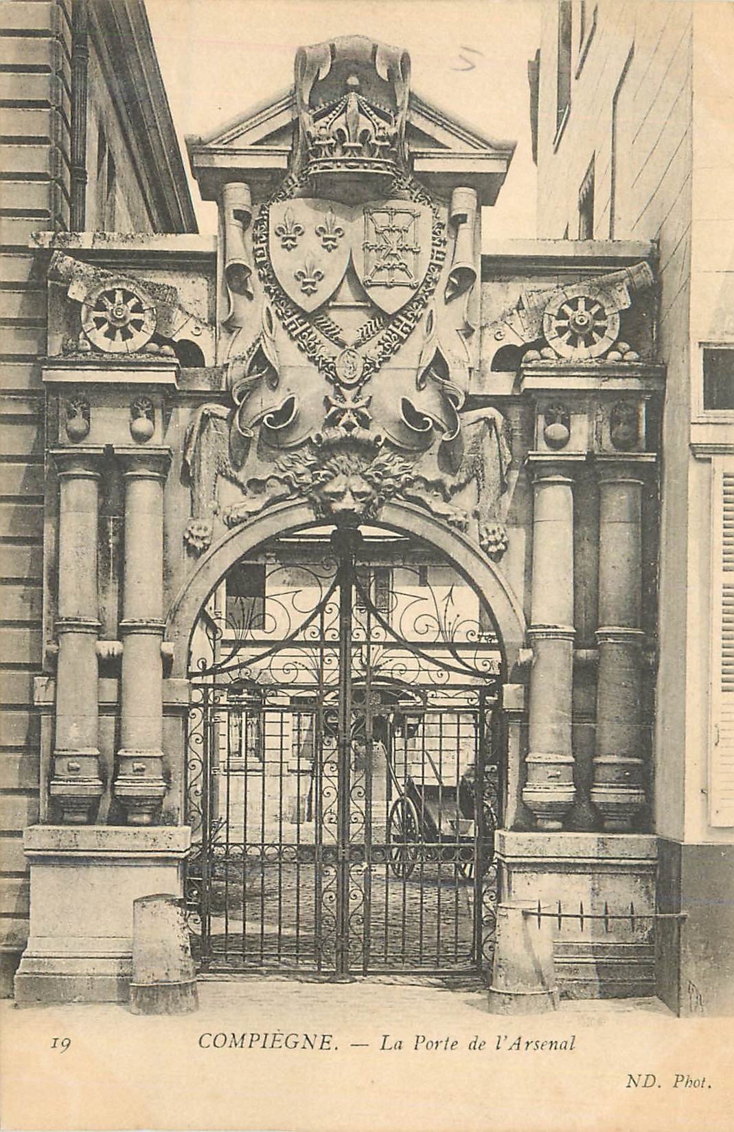 CPA Compiegne La Porte de l Arsenal 