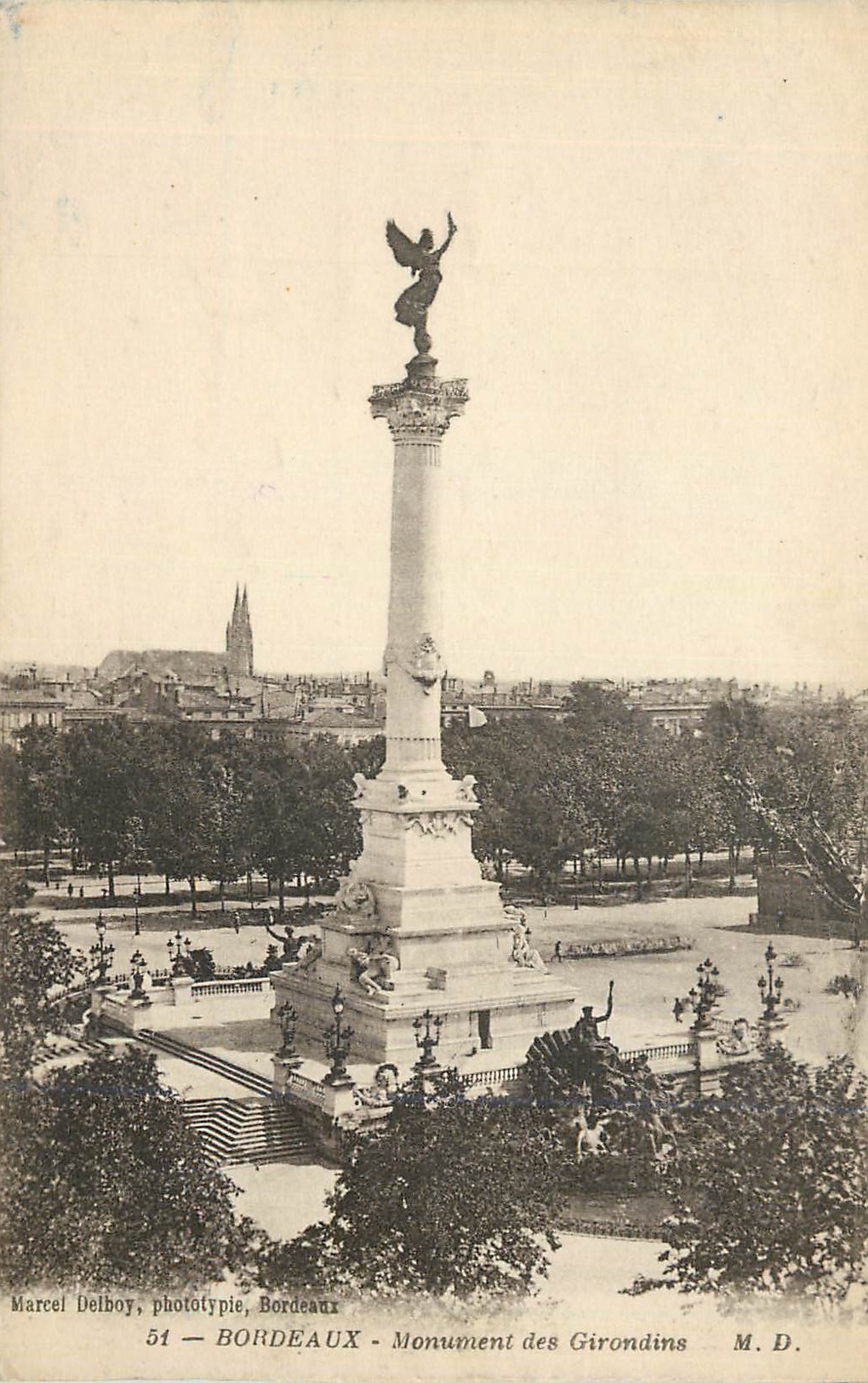 CPA Bordeaux Monument des Girondins 