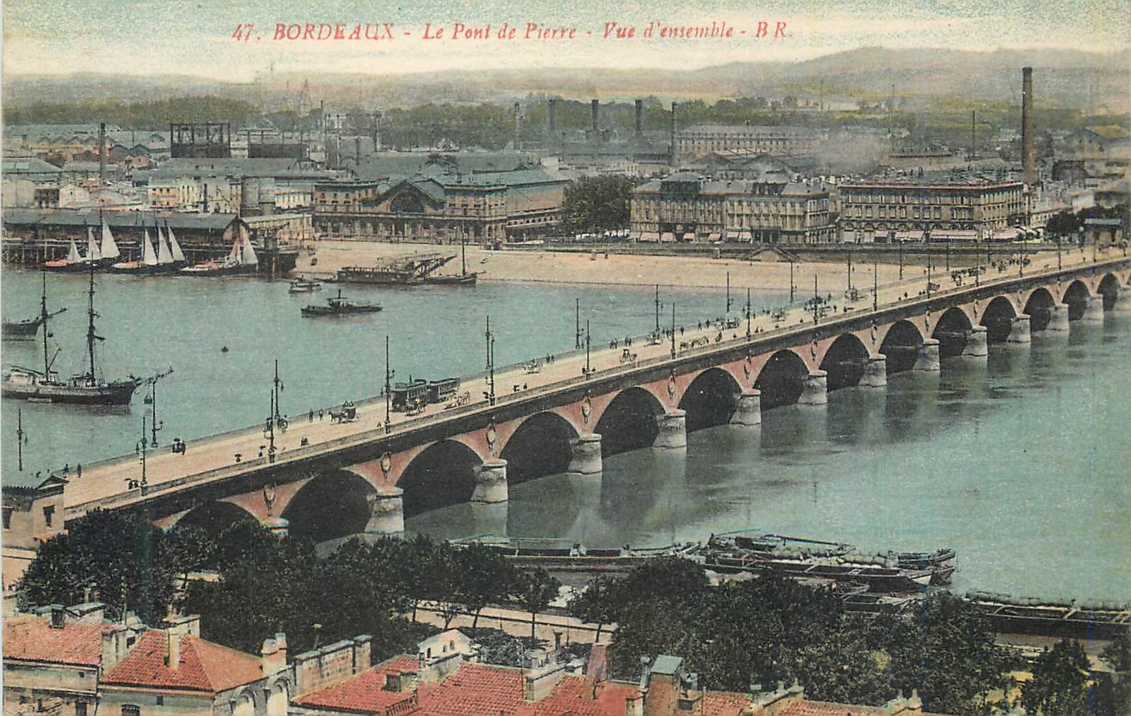 CPA Bordeaux Le Pont de Pierre Vue d ensemble 