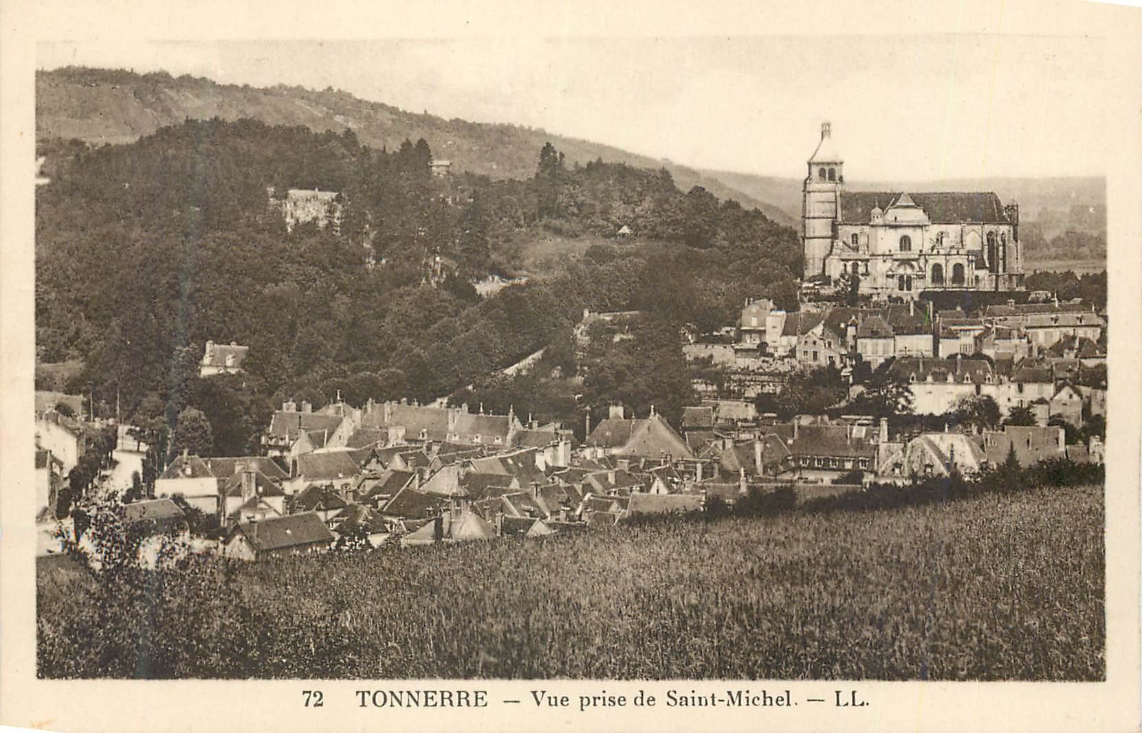 CPA Tonnerre Vue prise de Saint Michel 