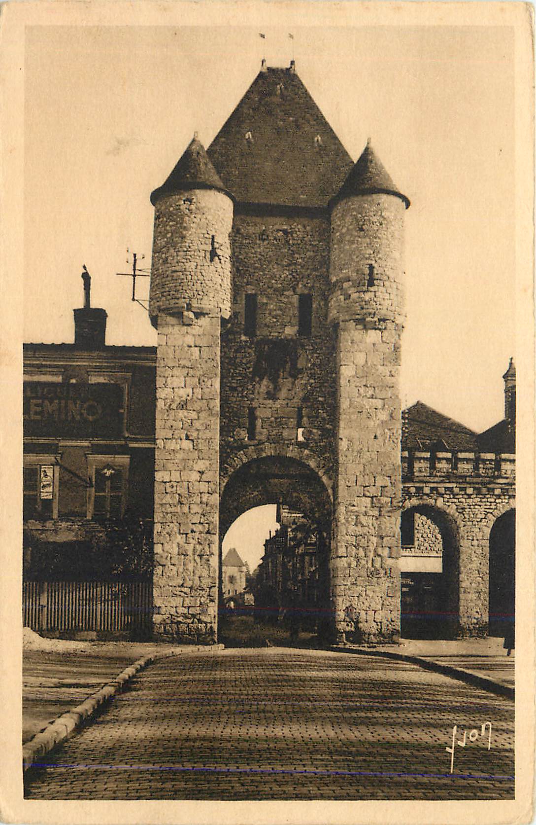 CPA Moret Seine et Marne Porte de Samois cote exterieur 
