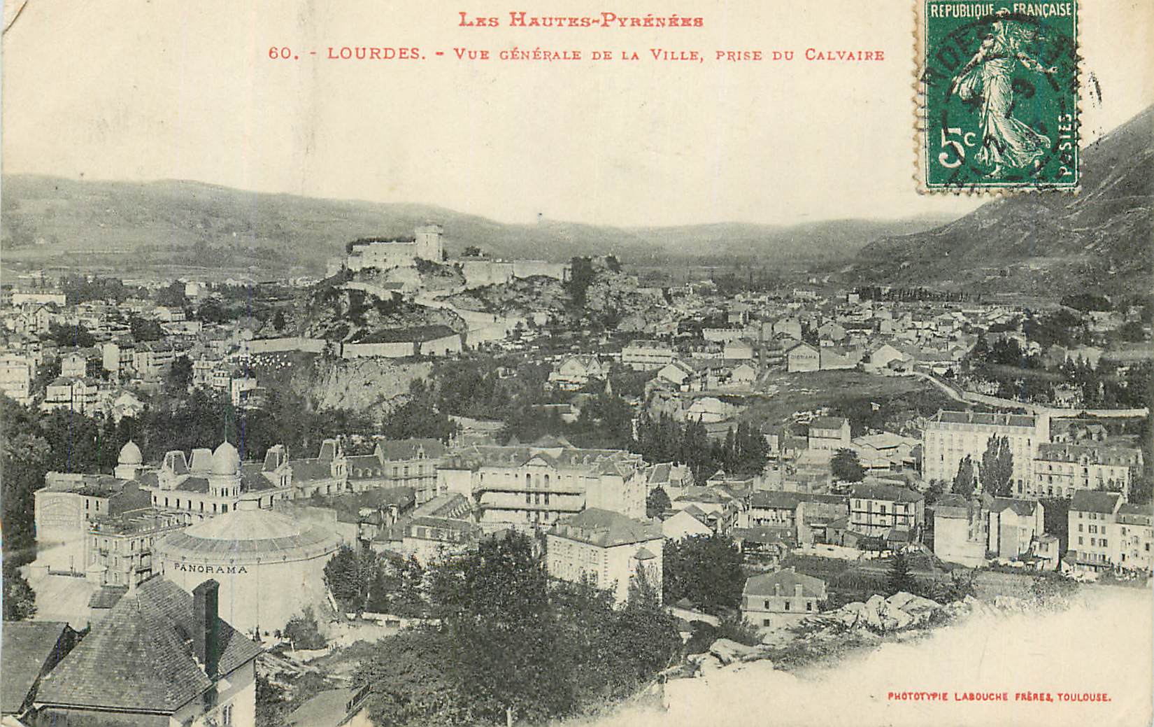 CPA Lourdes Vue generale de la Ville prise du Calvaire 