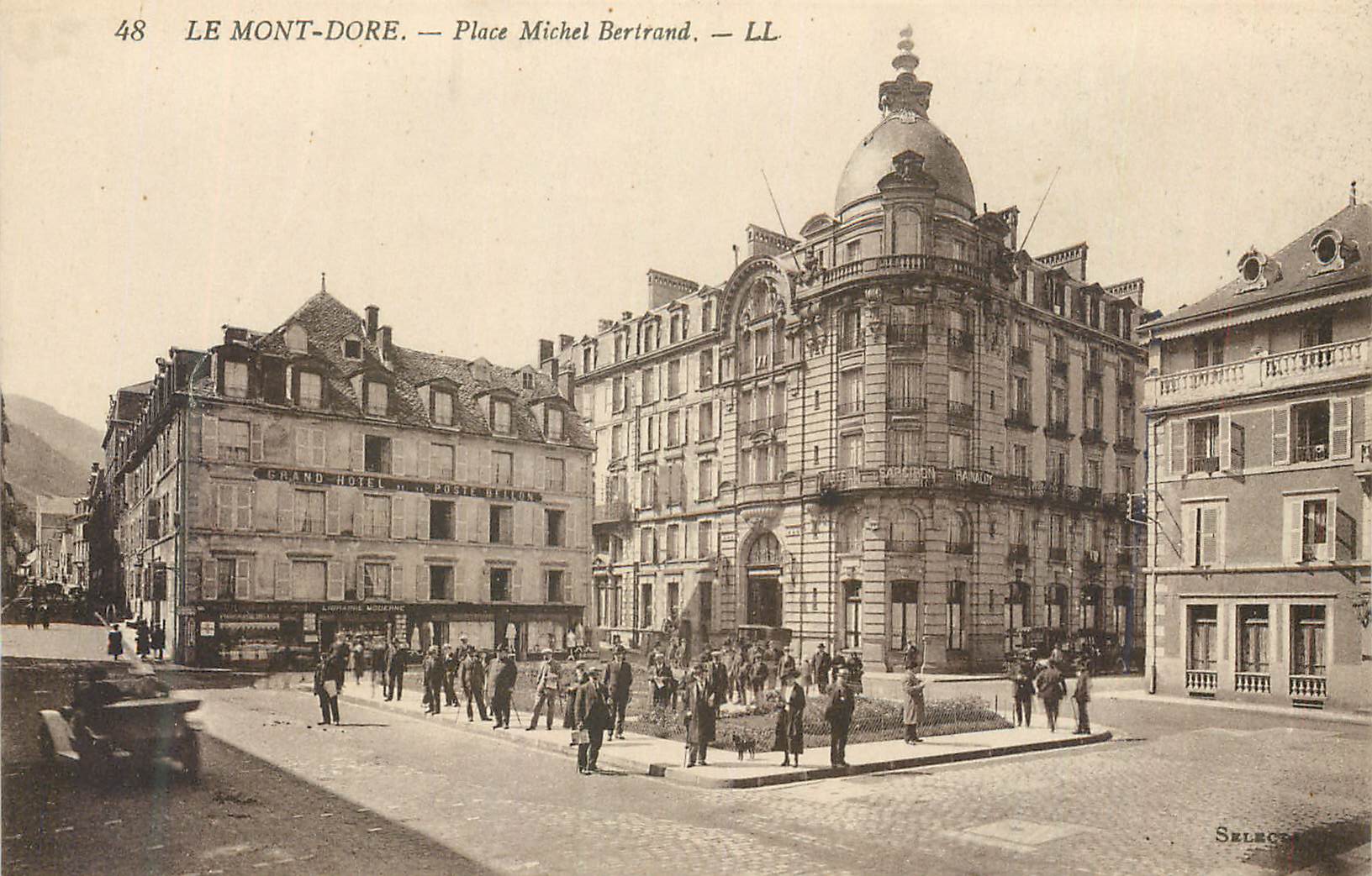 CPA Le Mont Dore Place Michel Bertrand 
