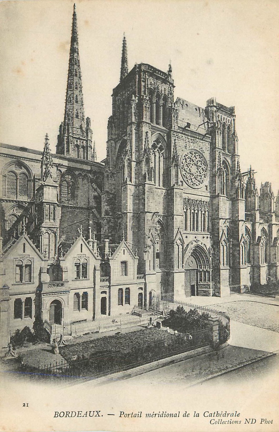 CPA Bordeaux Portail meridional de la Cathedrale 