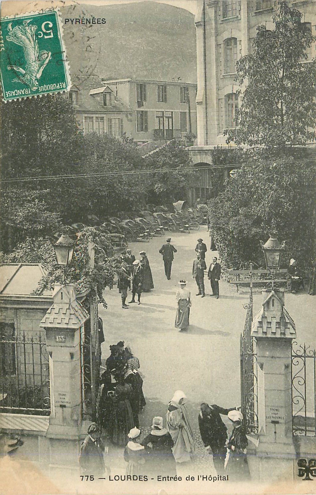 Lourdes — Entrée de l'Hôpital — TICNE pour L'Hôpitaux