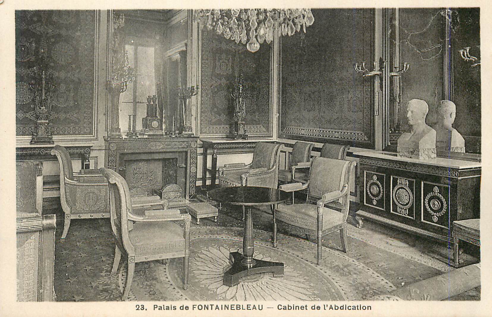 Schloss FONTAINEBLEAU — Cabinet de l'Abdication — n°23