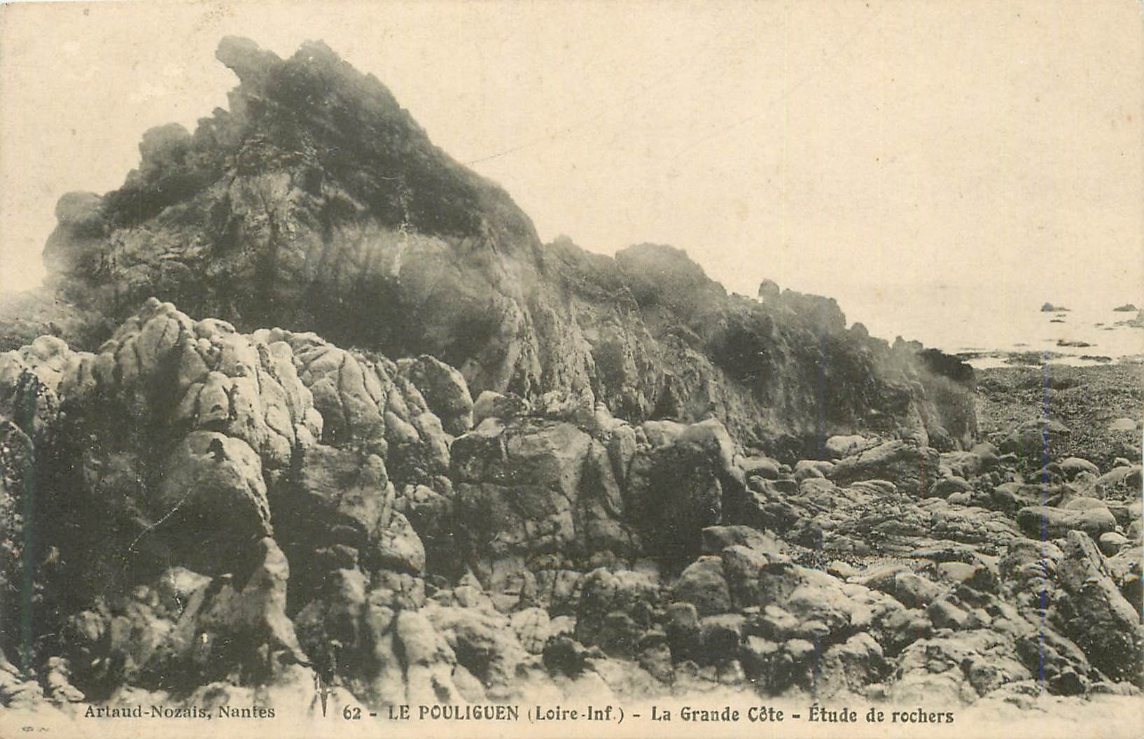 CPA Le Pouliguen Loire Inf La Grande Cote Etude de rochers 