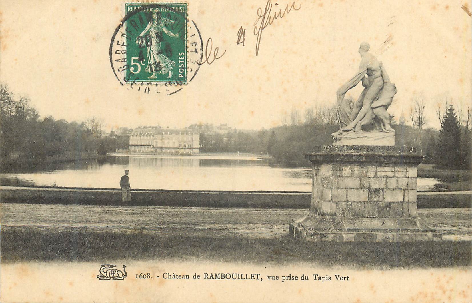 CPA Chateau de Rambouillet vue prise du Tapis Vert 