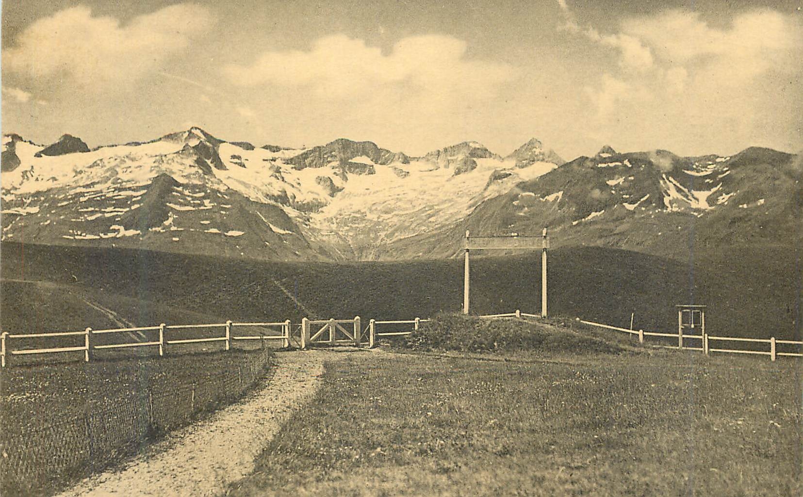 Plateau de Superbagnères — Vue des Pyrénées — Photo B. Cantaloup