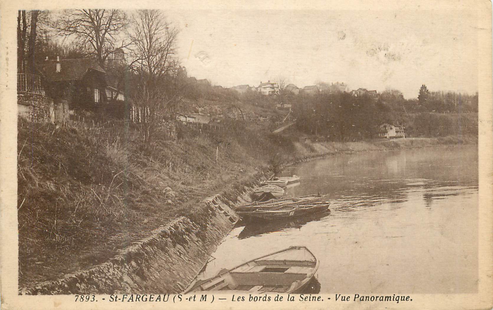 St-Fargeau (S.-et-M.) — Les bords de la Seine. — Vue Panoramique.