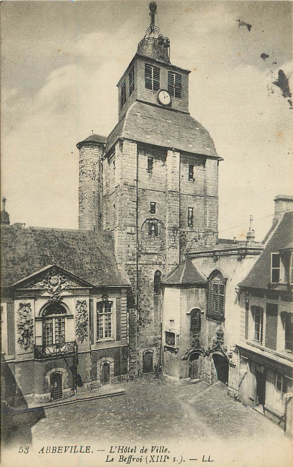 CPA Abbeville L Hotel de Ville Le Beffroi 