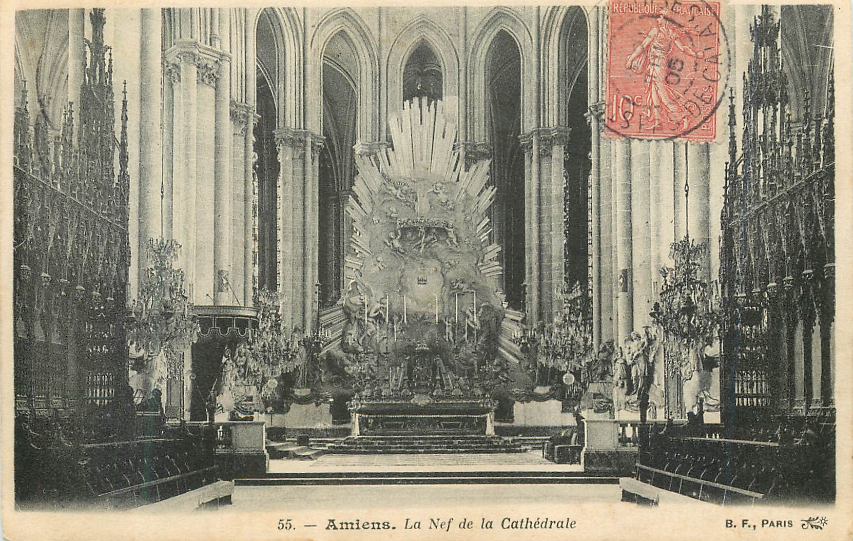 CPA Amiens La Nef de la Cathedrale 