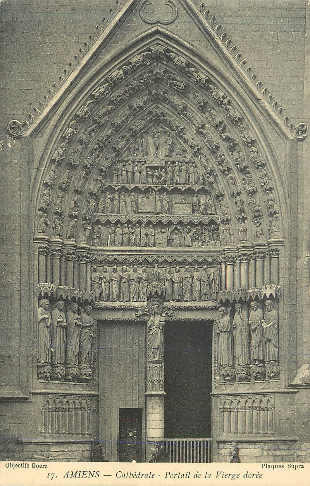 CPA Amiens Cathedrale Portail de la Vierge doree 