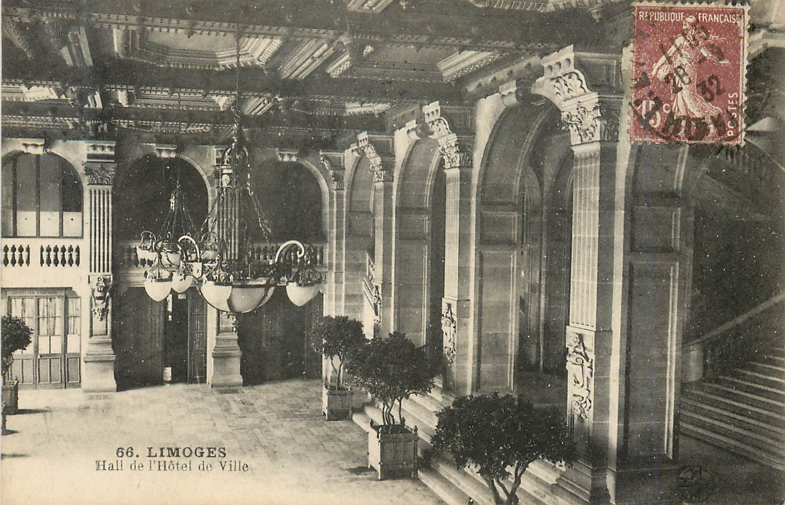 CPA Limoges Hall de l Hotel de Ville 