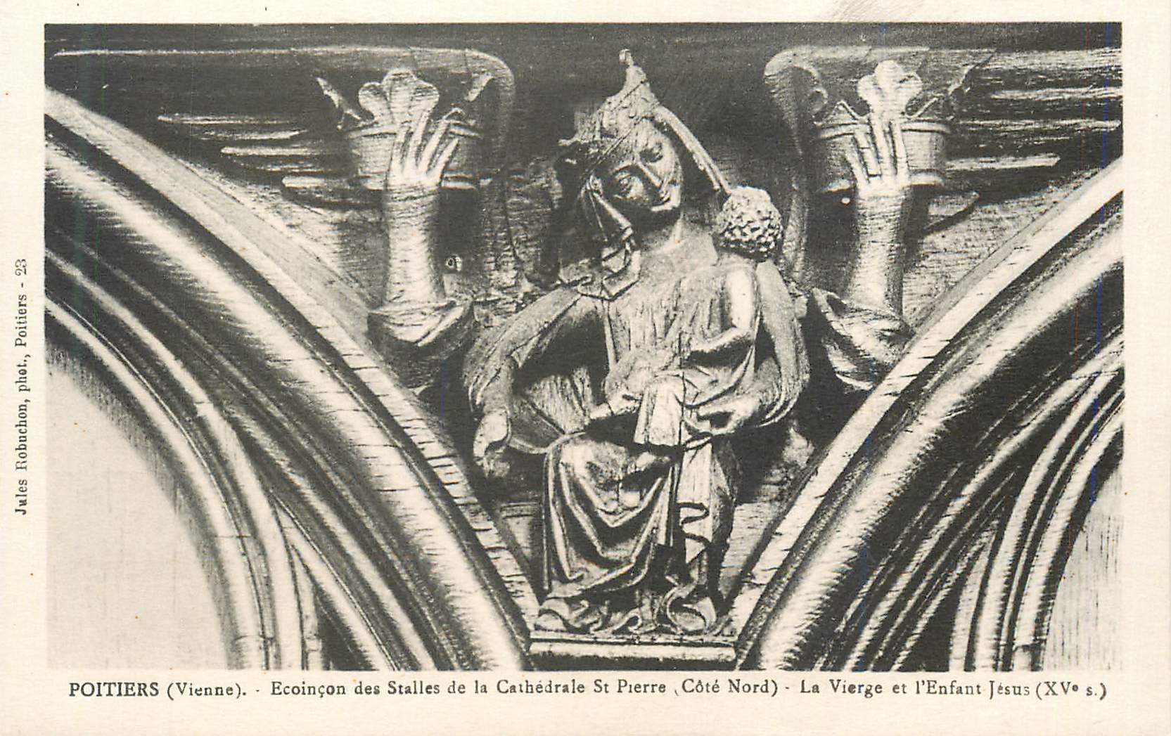 CPA Poitiers Vienne Ecoincon des Stalles de la Cathedrale St Pierre Cote Nord Le Vierge et l Enfant Jesus 
