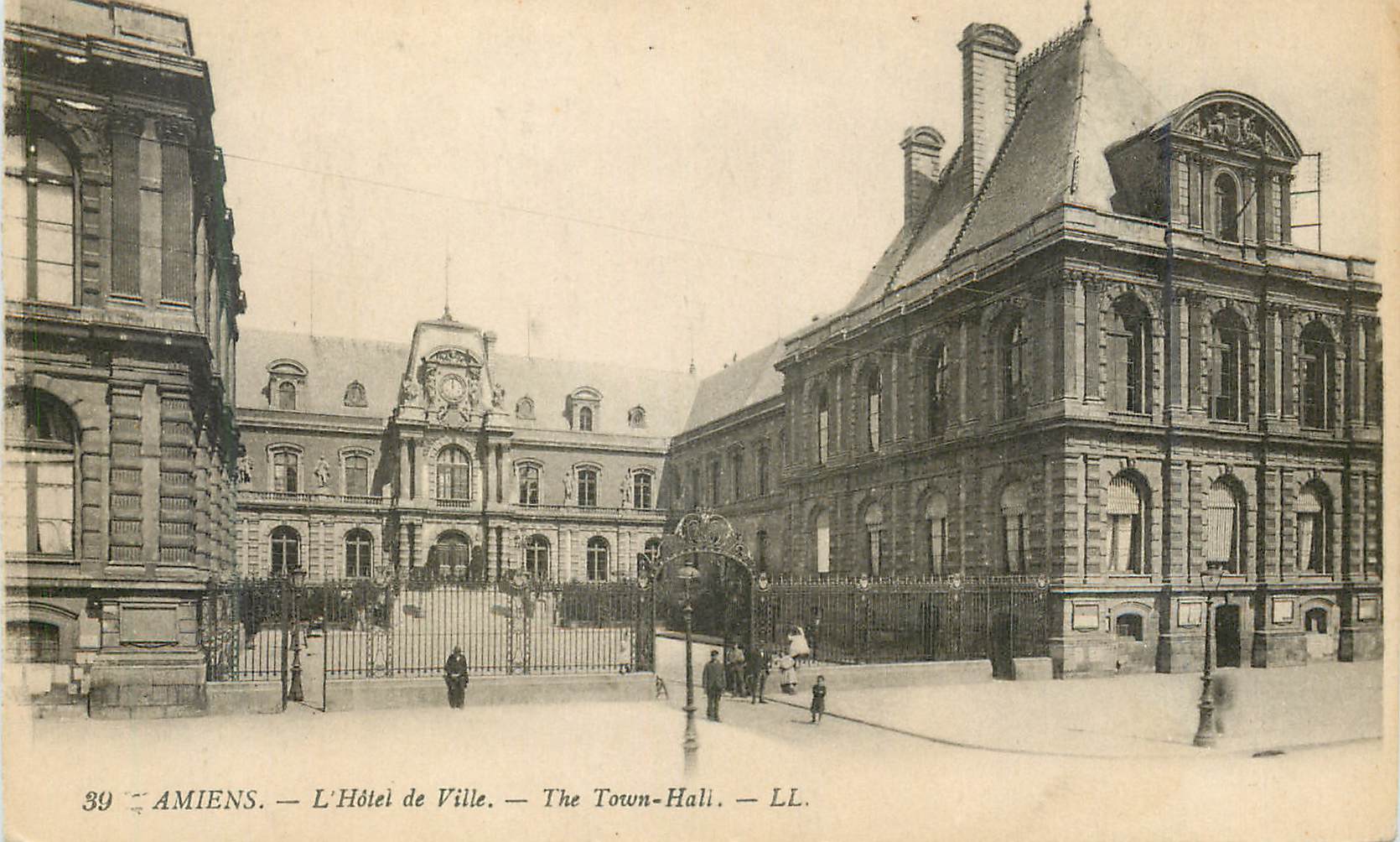 CPA Amiens L Hotel de Ville 