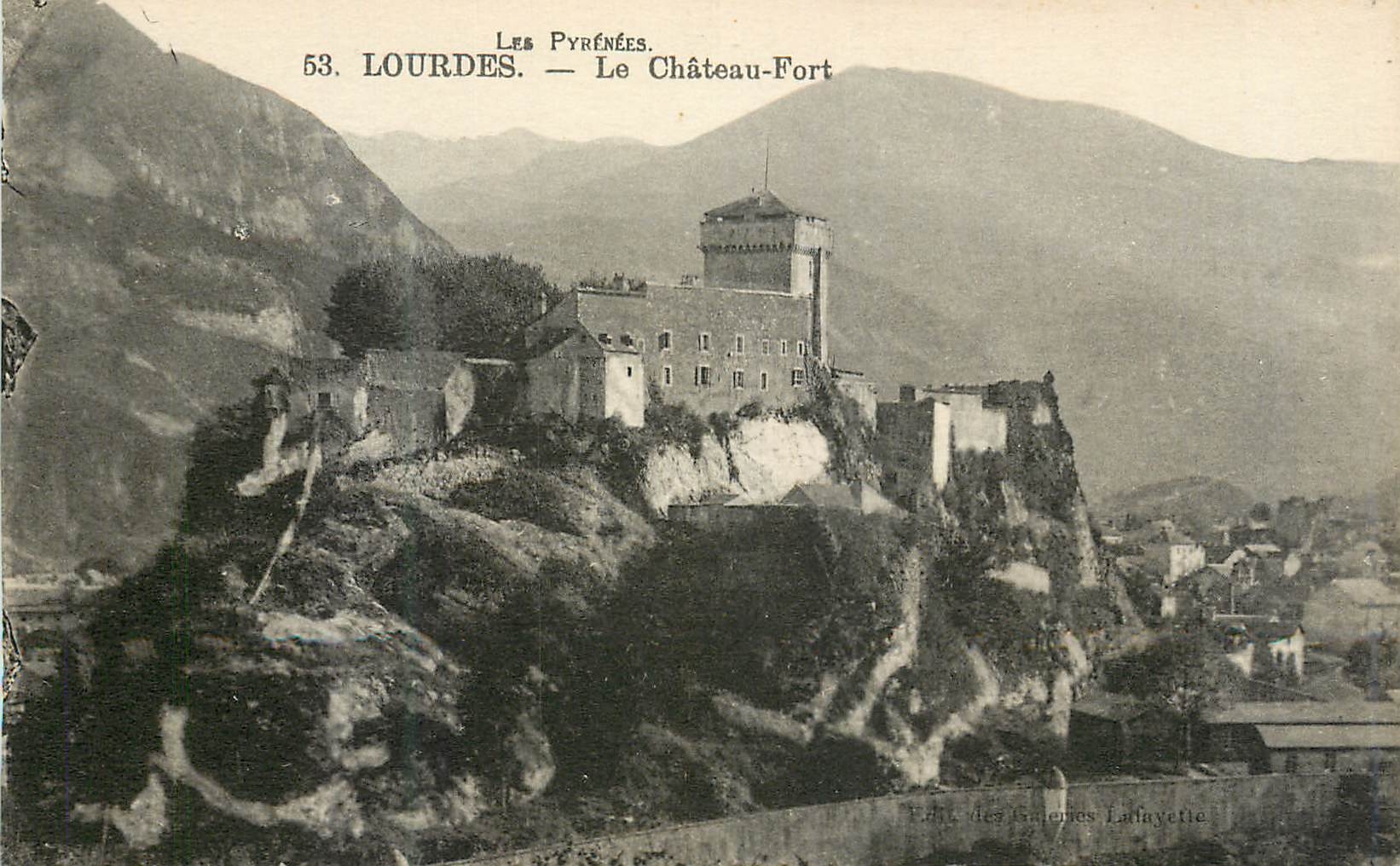 CPA Lourdes Le Chateau Fort 