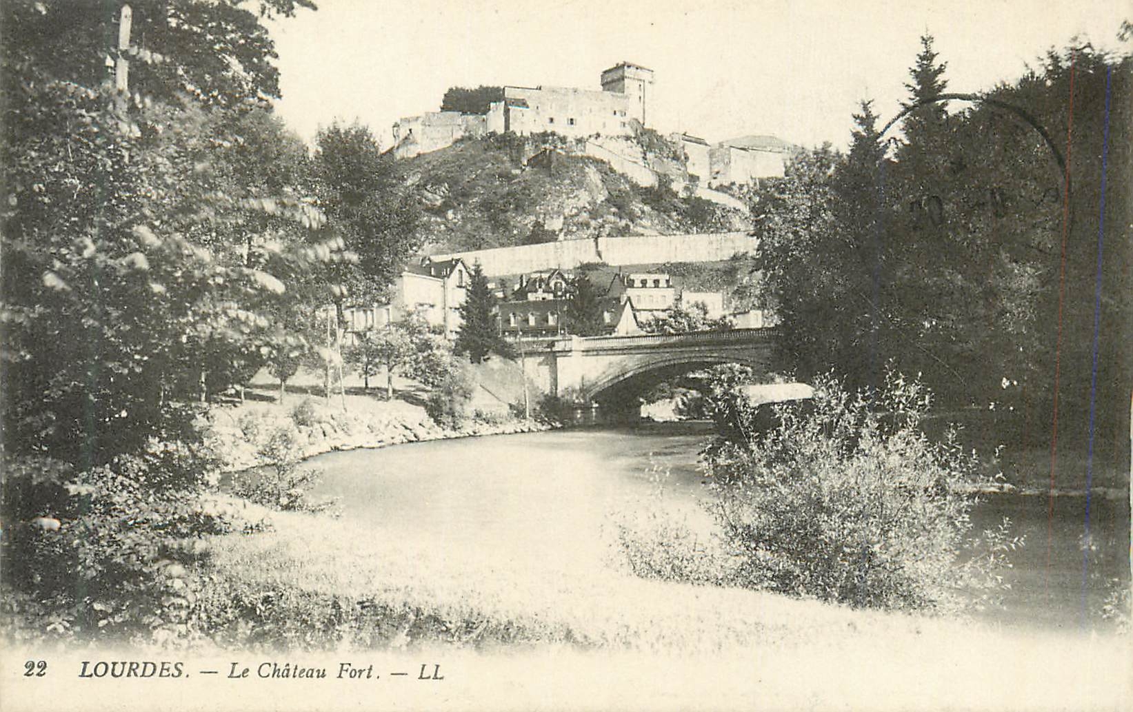 CPA Lourdes Le Chateau Fort 