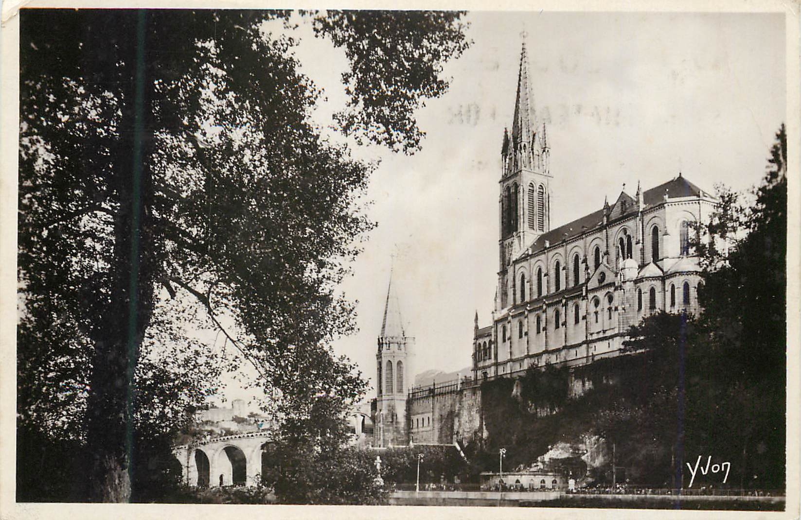 CPM Lourdes Hautes Pyrenees La Basilique 