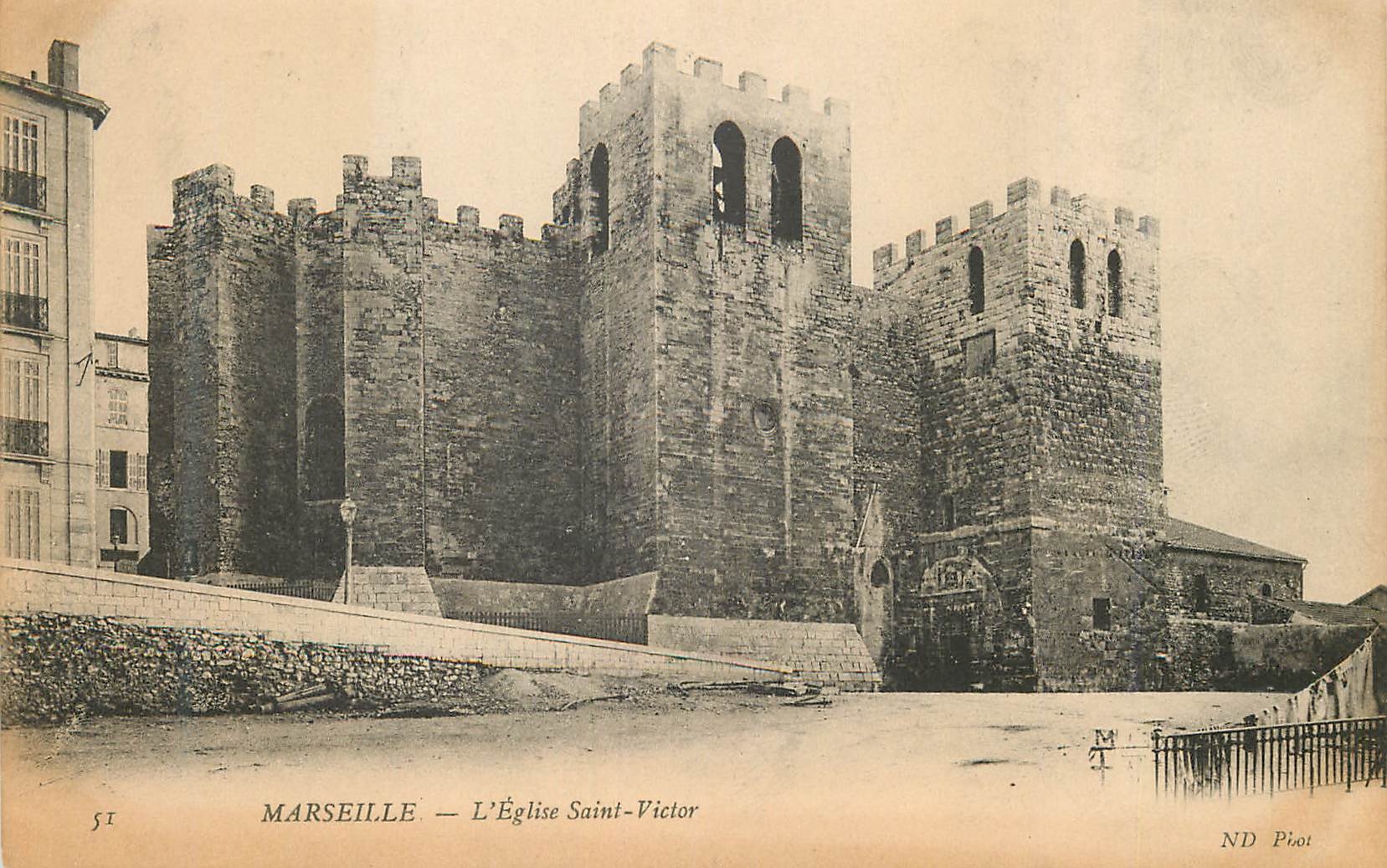 CPA Marseille L Eglise Saint Victor 