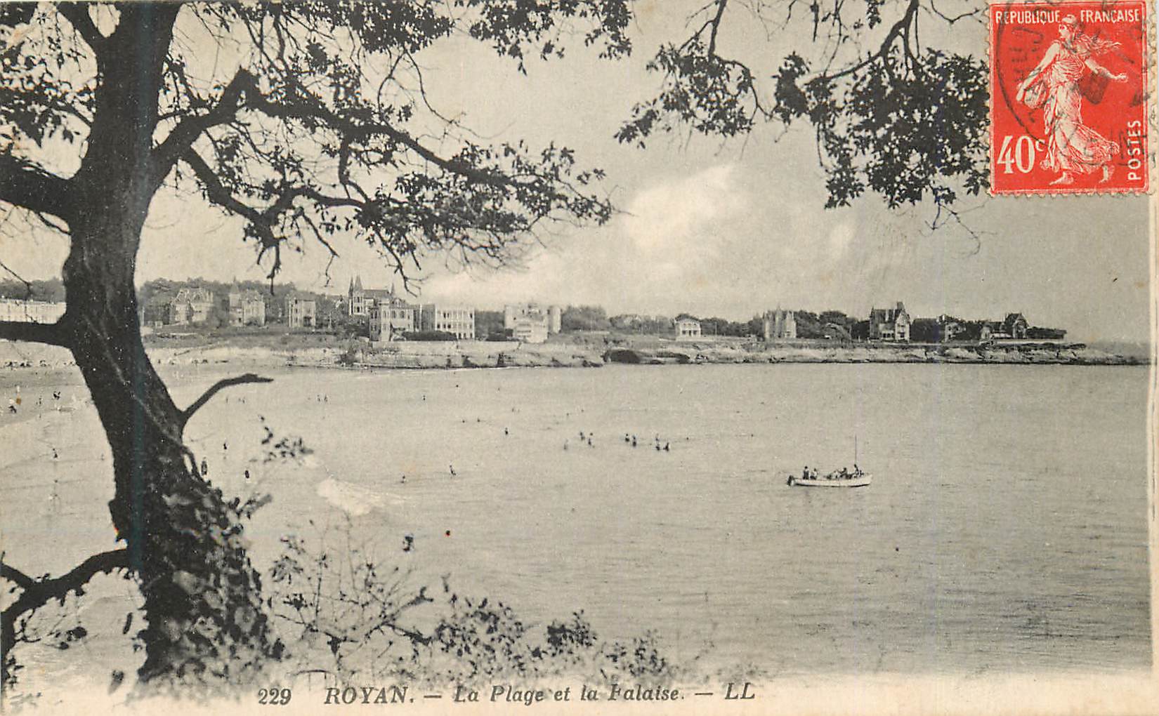 CPA Royan La Plage et la Falaise 