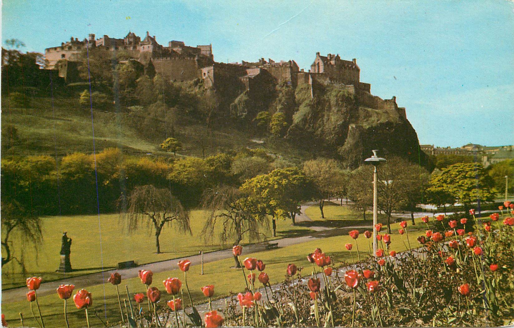 CPM Edinburgh Castle from Princess street gardens 