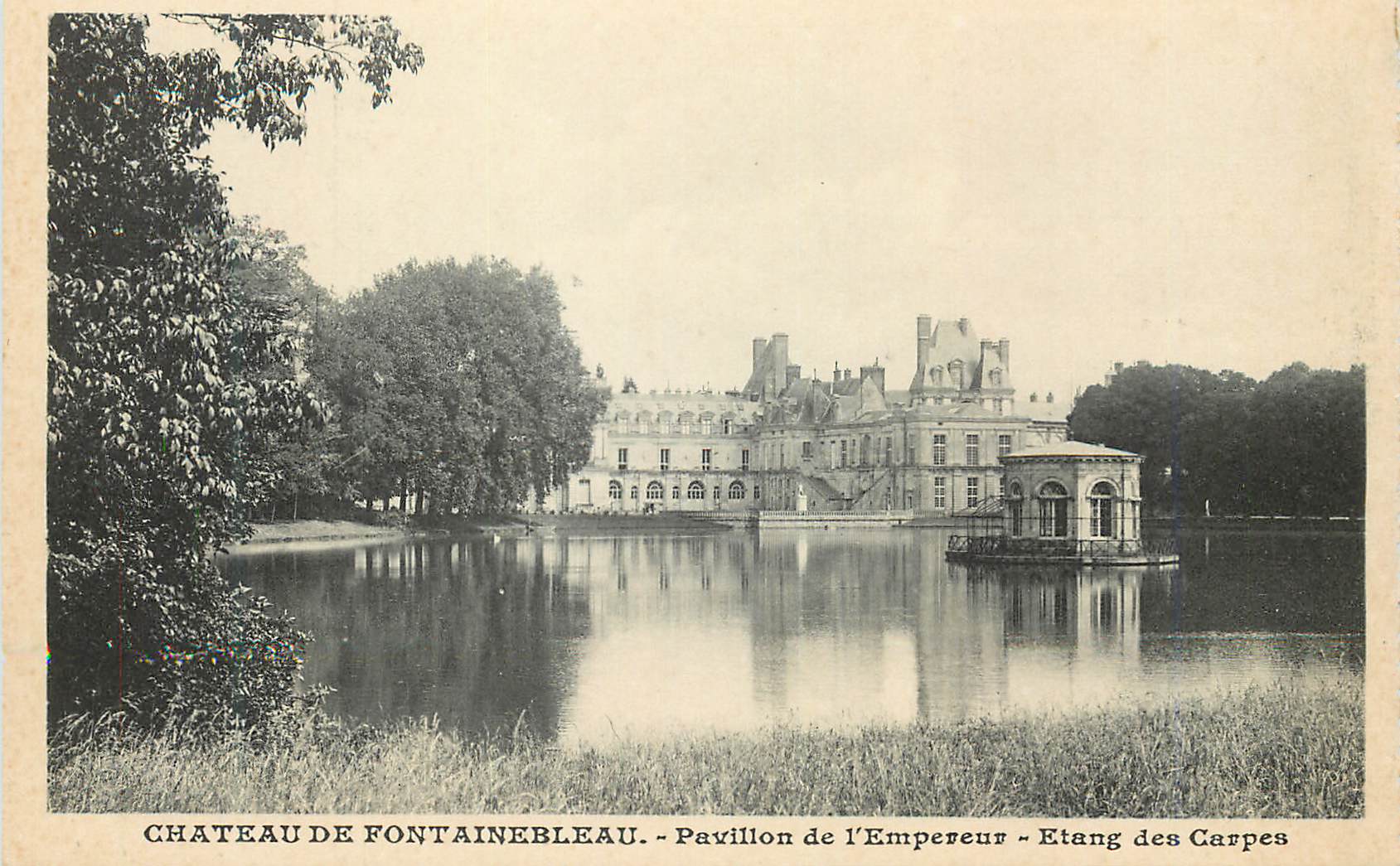 Castillo de Fontainebleau — Pavillon del Emperador — Étang des Carpes